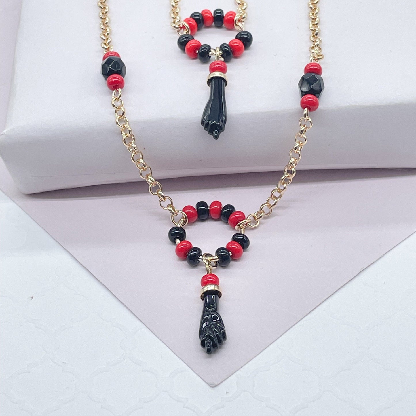 18k Gold Filled Azabache Hand Set With Red and Black Beads