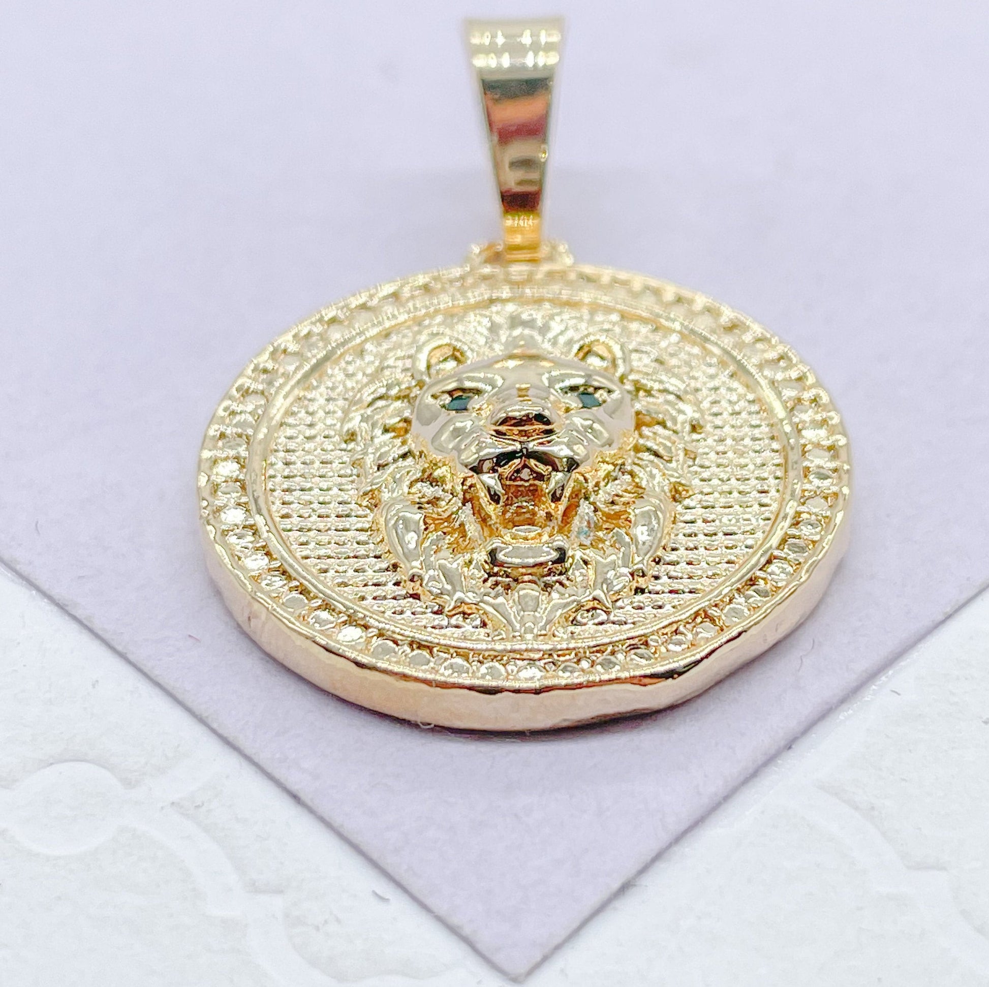 18k Gold Filled Lion Head Medallion Pendant With With Engraved Patters And Emerald Green Eye Stones