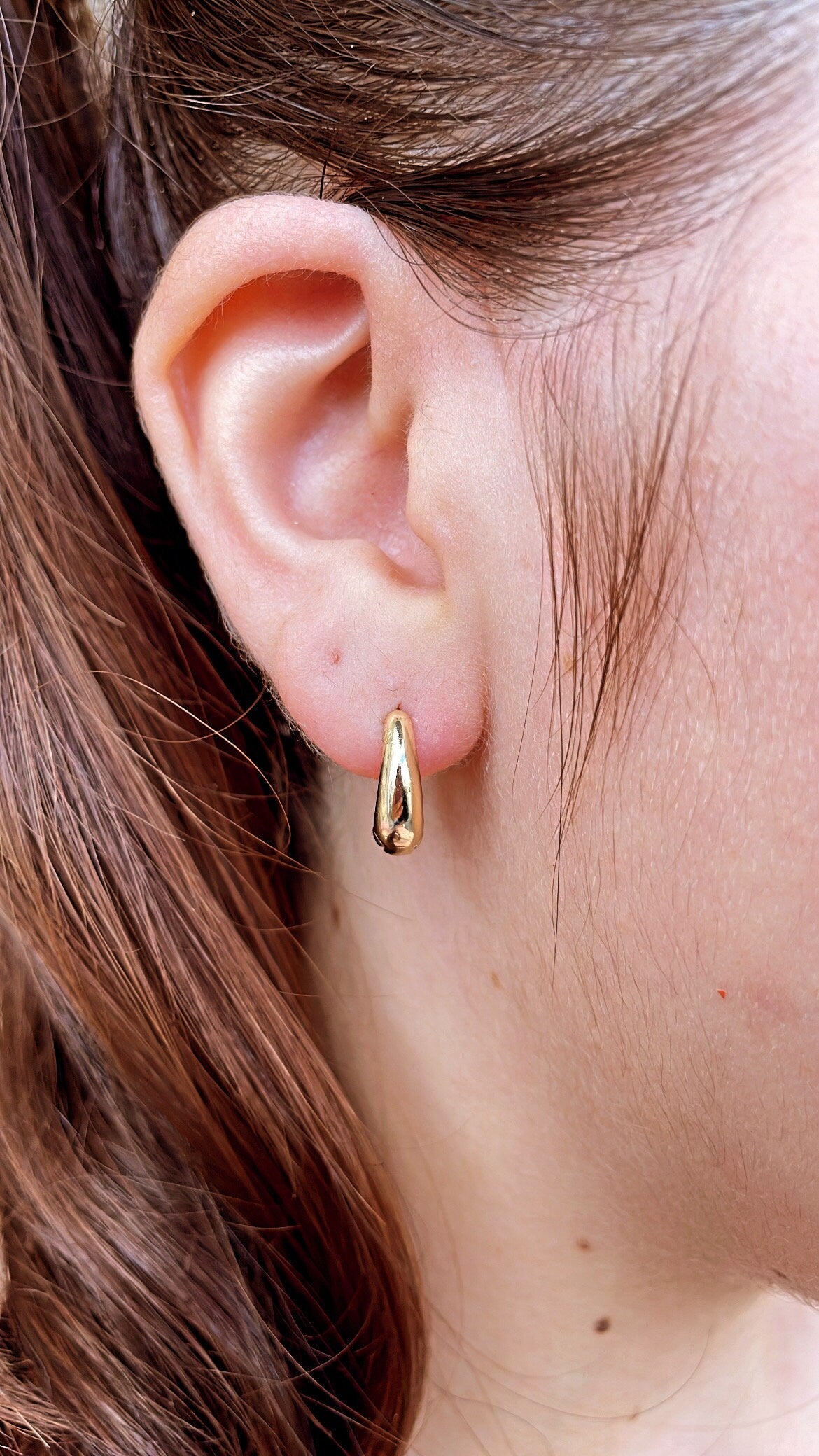 18k Gold Filled Plain Tear Drop Shaped Huggie Hoop Earrings In Three Sizes